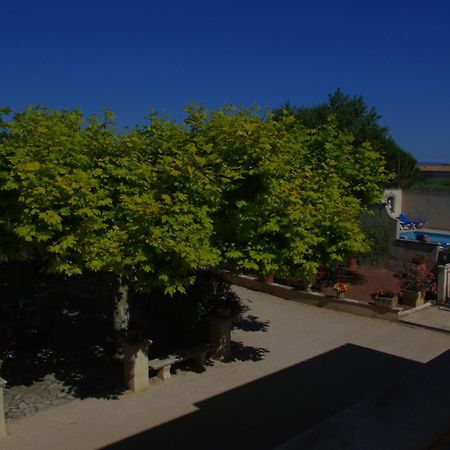 Le Mas De L'Amandier Saint-Saturnin-lès-Avignon Екстериор снимка
