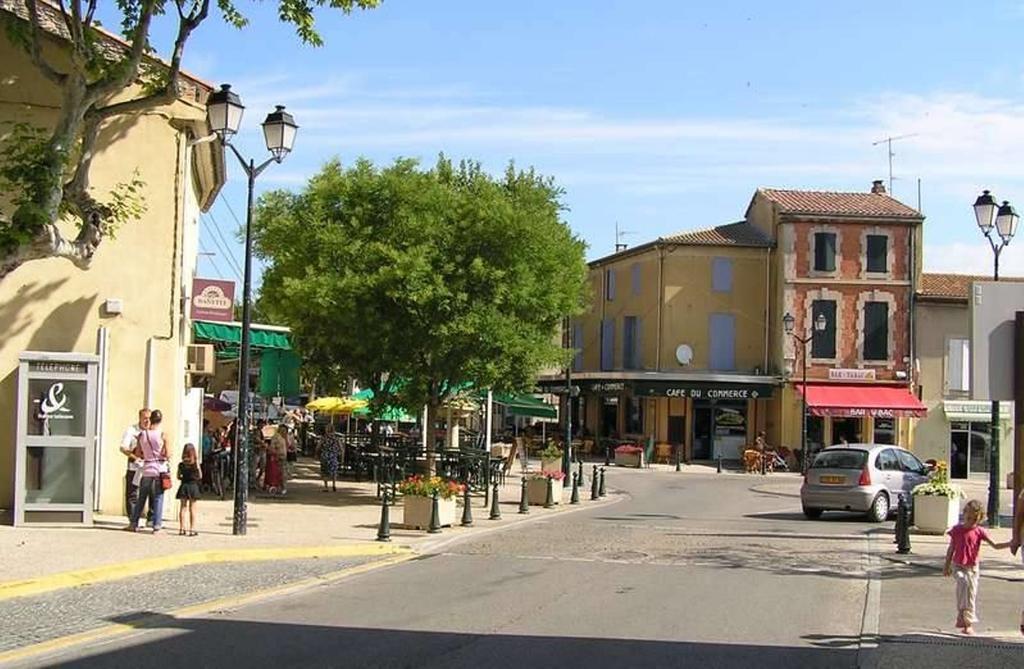 Le Mas De L'Amandier Saint-Saturnin-lès-Avignon Екстериор снимка