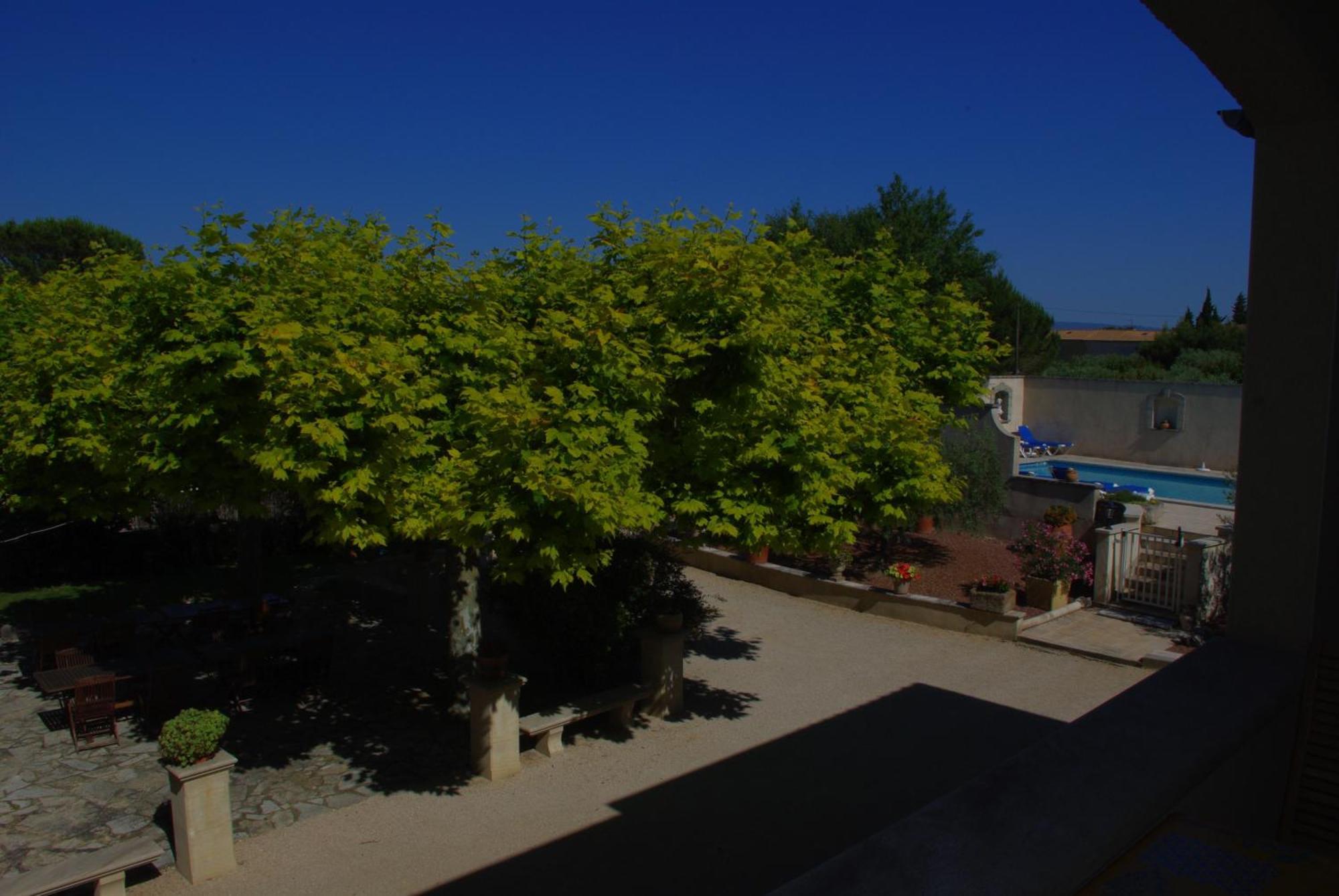 Le Mas De L'Amandier Saint-Saturnin-lès-Avignon Екстериор снимка