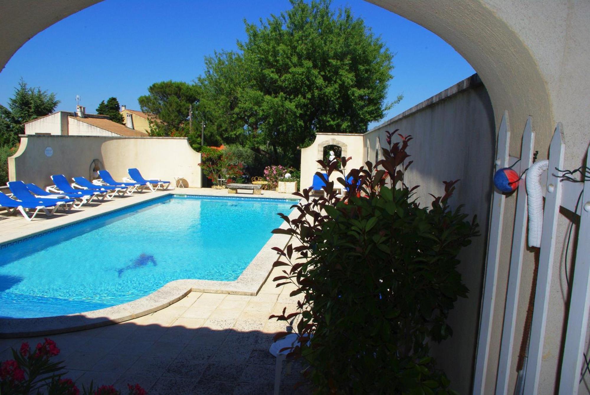 Le Mas De L'Amandier Saint-Saturnin-lès-Avignon Екстериор снимка
