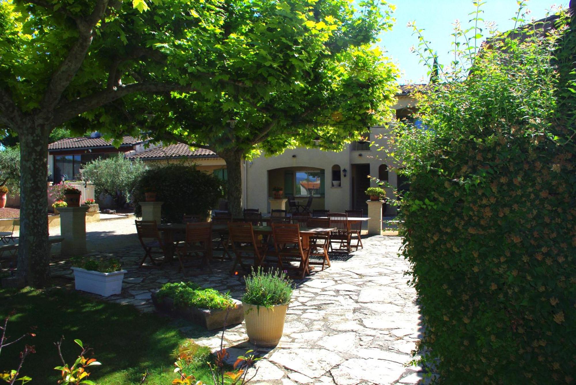 Le Mas De L'Amandier Saint-Saturnin-lès-Avignon Екстериор снимка