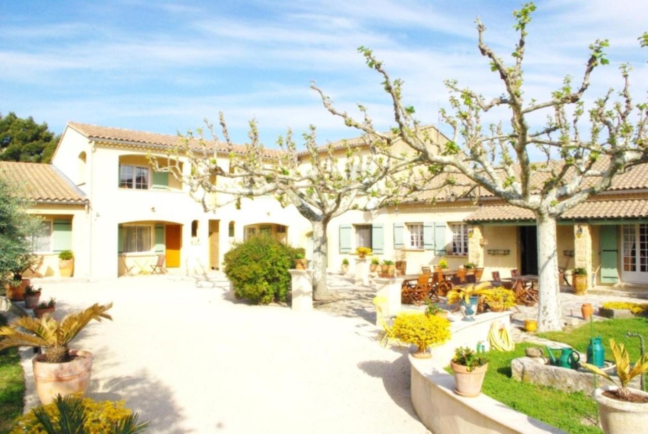 Le Mas De L'Amandier Saint-Saturnin-lès-Avignon Екстериор снимка
