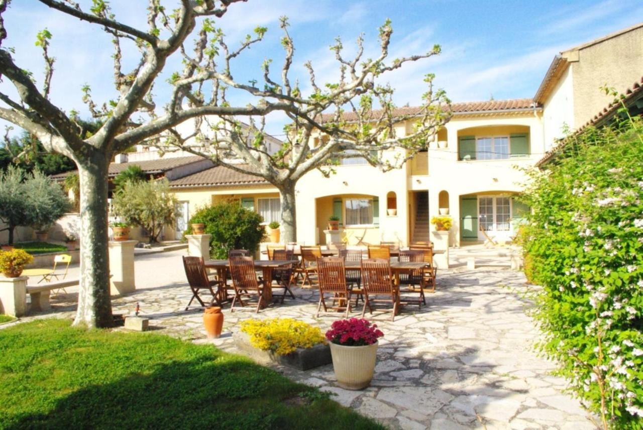 Le Mas De L'Amandier Saint-Saturnin-lès-Avignon Екстериор снимка